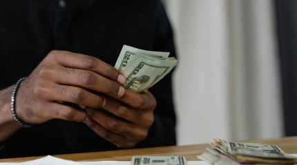 Похищали деньги и дизтопливо: сотрудников КТЖ осудили в Костанайской области (ВИДЕО)