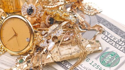 Астанада 3 млн теңгенің алтын бұйымын ұрлаған ломбард қызметкері ұсталды