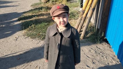 Семилетний семейчанин снимается в историческом фильме