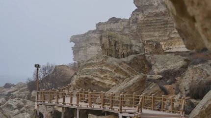 Сотрясение мозга, внутримозговая гематома: о травмах сорвавшегося со скалы ребенка рассказали актауские врачи