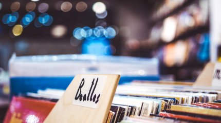 Найденная гитара Джона Леннона была продана почти за 3 млн долларов