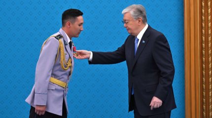 Президент наградил ряд военнослужащих сотрудников правоохранительных органов орденами и медалями