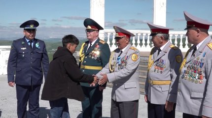 Сотрудники Департамента УИС ВКО взяли под патронат воспитанника детского центра «Умит»