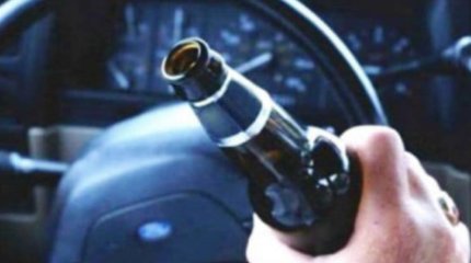 Полицейлер бұрын жүргізуші куәлігінен айырылған адамның мас күйінде автокөлік құралын басқарғанын анықтады