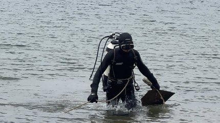 Павлодарские спасатели ищут утонувшего в Иртыше капитана судна