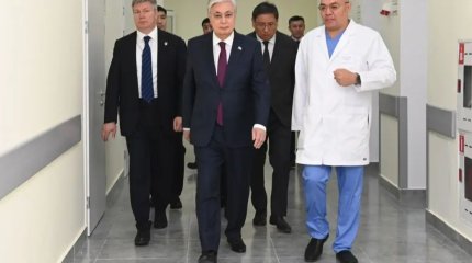 Президент Балалар шұғыл медициналық жәрдем орталығын аралап көрді