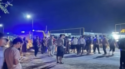 Алматы облысында балмұздақ алуға шыққан бір үйдің екі қызын көлік қағып мерт қылды