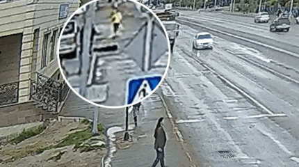 Абай облысында полицей көшеде талмасы ұстап қалған баланы құтқарды