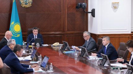 Бектенов раскритиковал акимов за слабую организацию строительства домов для пострадавших от паводка
