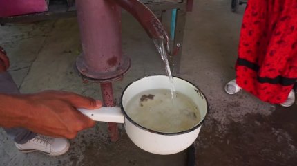 Тараз қаласында 100-ге жуық үйдің тұрғындары суға жарымай отыр