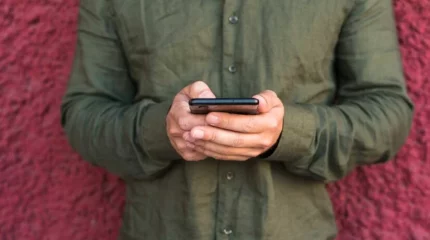 Түркістан облысында мектеп директорын бопсалаған екі блогер ұсталды