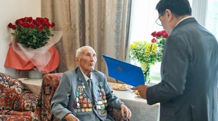 Жүз жасқа толған дәрігер Мемлекет басшысының Жарлығымен марапатталды