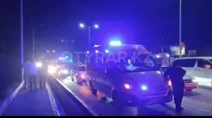 Водитель скутера погиб под колесами стоящего грузовика в Шымкенте