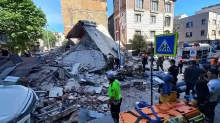 Ыстамбұлда ғимарат қирады: жеті адам зардап шегіп, тағы екі адам үйінді астында қалып кеткен