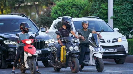Атырауда мопедпен көлікке соғылған 15 жасар жеткіншектің анасы айыппұл төледі