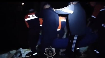 Мужчину с травмой ноги спустили с горы в Акмолинской области