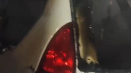 Авто сгорело в дворе частного дома в Павлодаре