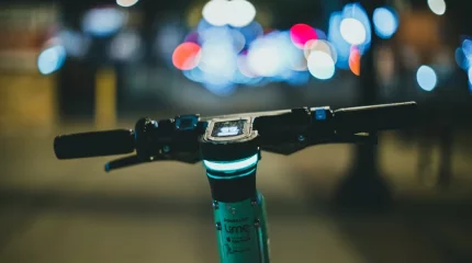 Свыше 10 тысяч водителей мопедов и самокатов привлечены к ответственности в Алматы