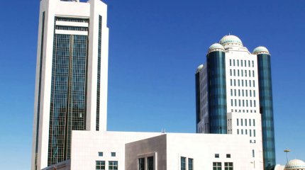 Борьба с бытовым насилием, закредитованностью и снижение пенсионного возраста шахтеров: Кошанов подвел итоги парламентской сессии