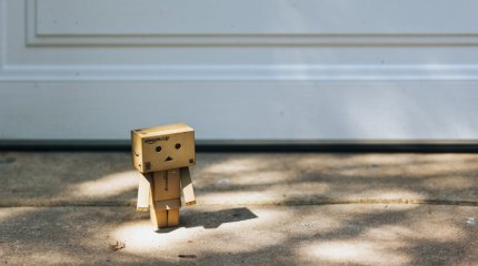 Робот-охранник покончил с собой