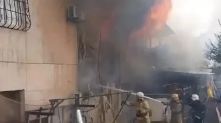 Алматыда отқа оранған екіқабатты ғимараттағы өрт сөндірілді