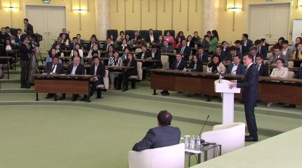 Основы политического курса страны обсудил Ерлан Карин в Академии госуправления