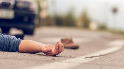 БҚО-да ер адамды көлік қағып кетті