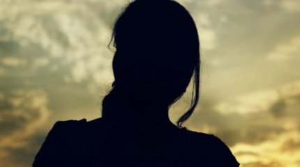 "Жатақханадан шығып, қоқысты жәшікке лақтырған". Көкшетауда студент қыз жоғалып кетті