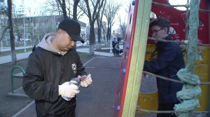 Стоп, вандал! Столичные активисты продолжают борьбу с рекламой наркотиков