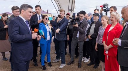 Олжас Бектенов су тасқынынан кейінгі құрылысты тексерді