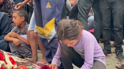 Школьный автобус с детьми съехал с дороги и упал в реку в Сирии