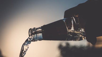 Пьяный житель Уральска напал на полицейских