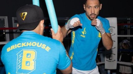 "Жылдам нокаут болады". Жәнібек Әлімханұлы жекпе-жек алдында мәлімдеме жасады