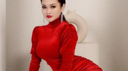 Танымал әнші Ерке Есмахан оқымандарына бренд сөмке сыйламақ