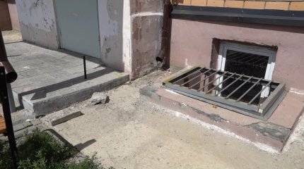 Қостанай билігі сапасыз әлеуметтік баспана салған мердігермен соттасады