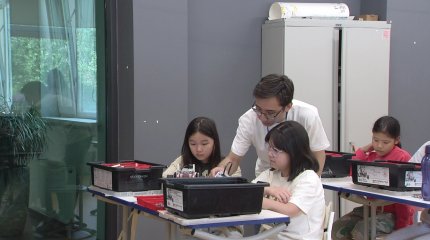 Астанада жүз жасөспірім бір уақытта робототехникамен айналысып жүр