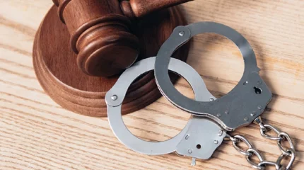 Шымкентте экс-шенеуніктің үстінен сот басталды