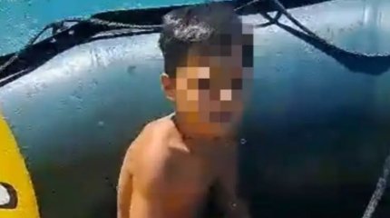 Маңғыстау облысында бір әйел мен бала теңізге батып кете жаздады