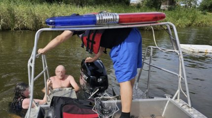 Двое костанайцев едва не утонули на самодельном плоту