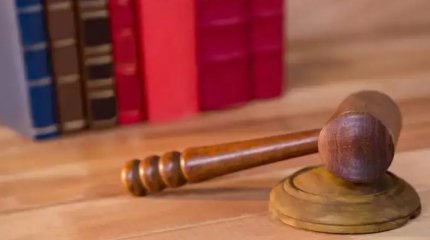 Шетелдік азаматтан пара талап еткен көші-қон полициясының қызметкері сотталды