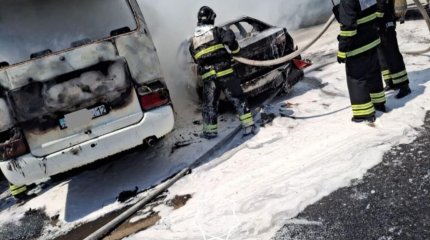 Ақтауда шағын автобус пен екі көлік жанып кетті