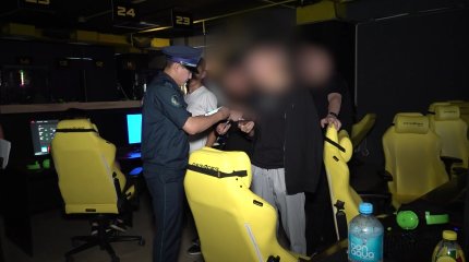 Ночной рейд по клубам и кафе провели молодежные активисты Усть-Каменогорска