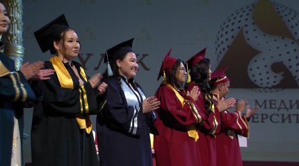 Свыше 1200 студентов столичного медуниверситета получили дипломы