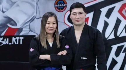 Шавкат Рахмоновтың әпкесі желіге күйеуімен әсерлі бейне жариялап, көпшіліктің көзайымына айналды