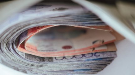 Шенеунік қарамағындағы қызметкерден 380 миллион теңге талап еткен: сот үкім шығарды