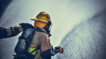 Пожар в торговом центре в Китае: погибли не менее шести человек