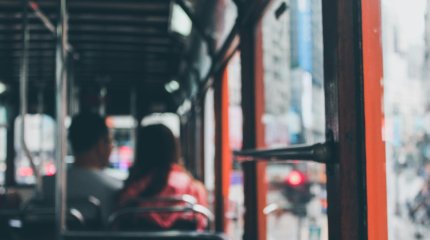 Астанчанин оставил 1.2 миллиона тенге в автобусе