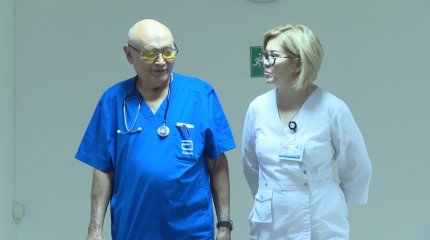 Талай адамды аман алып қалған тараздық дәрігер 85-ке келсе де күрделі операциялар жасайды
