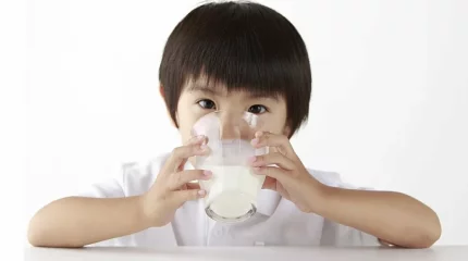 Дети заразились опасной болезнью через молоко в СКО