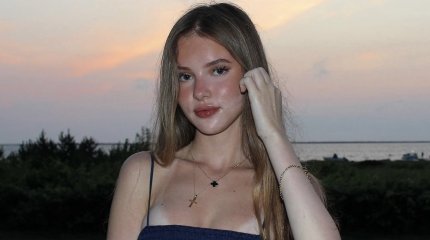 18-летнюю Данэлию Тулешову заподозрили в использовании филлеров
